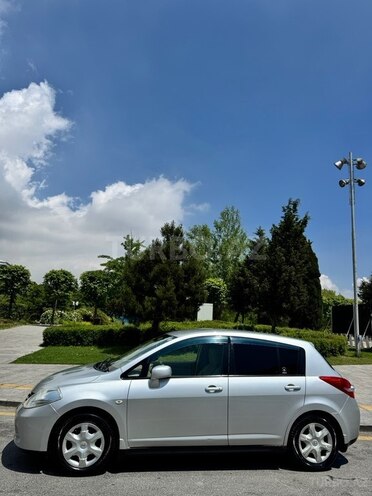 Nissan Tiida-2
