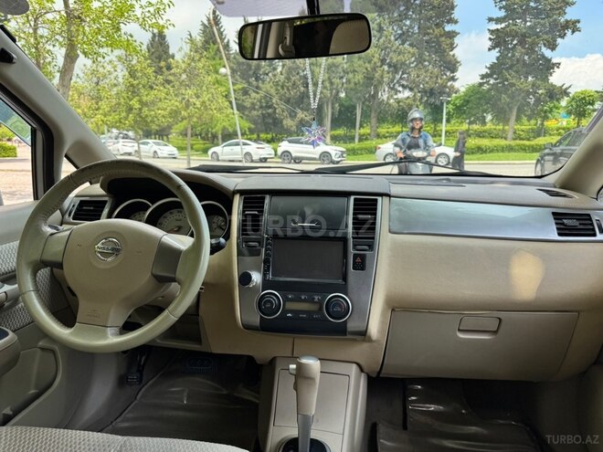 Nissan Tiida-7