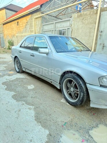 Mercedes C 200-2