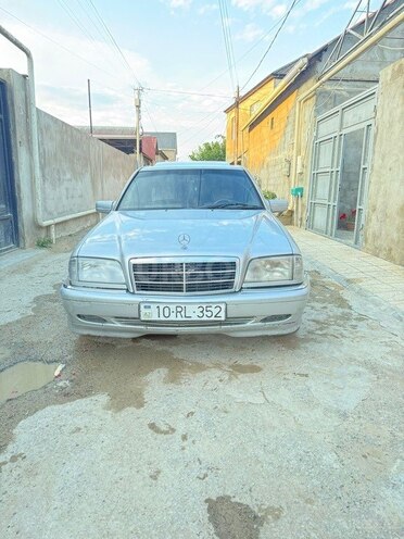 Mercedes C 200-1