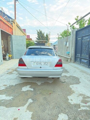 Mercedes C 200-4