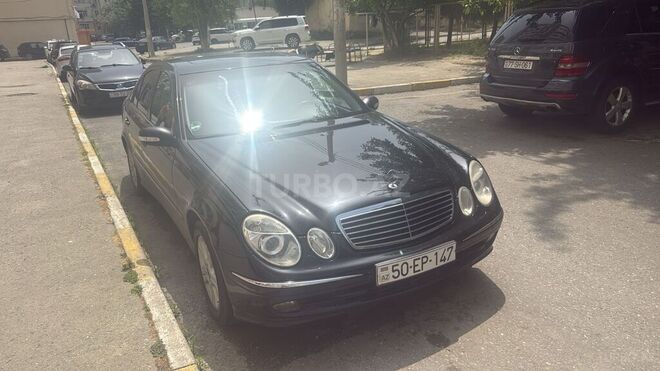 Mercedes E 220-1