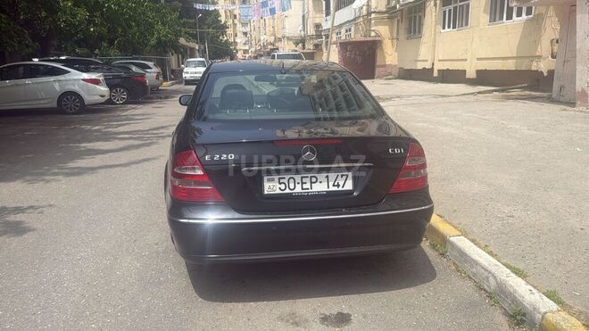 Mercedes E 220-3