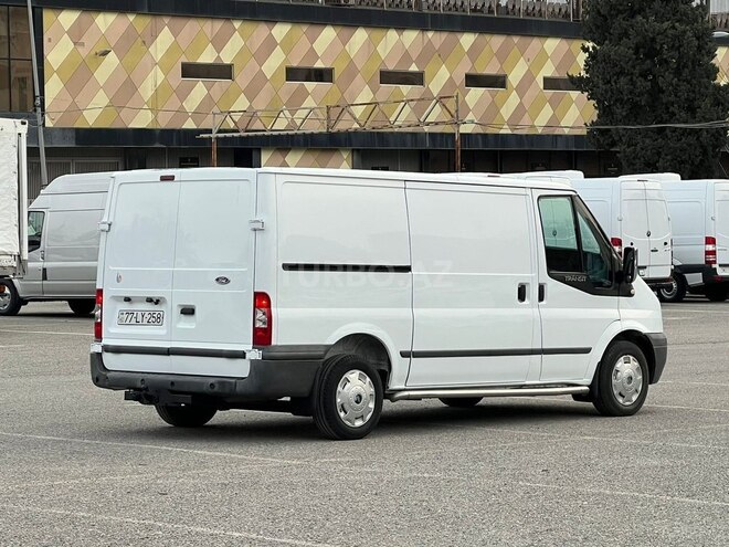 Ford Transit-3