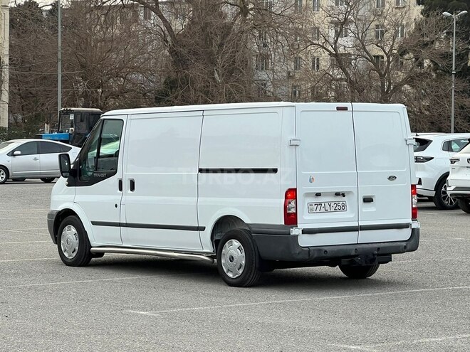 Ford Transit-4