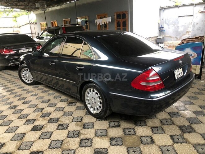 Mercedes E 240-6