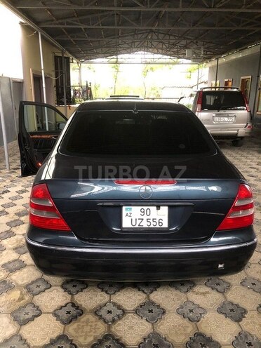 Mercedes E 240-5
