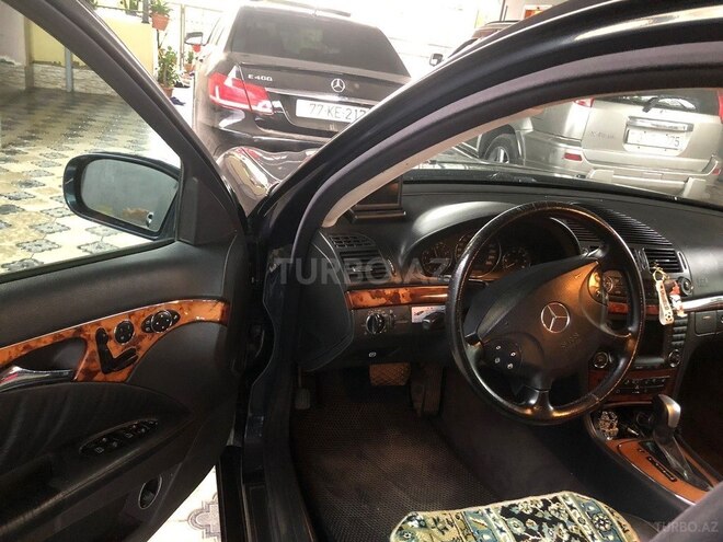 Mercedes E 240-3