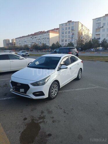 Hyundai Accent-1