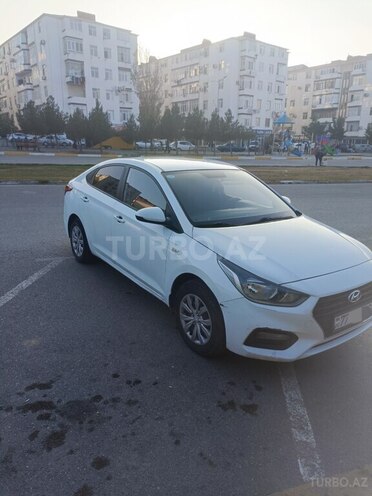 Hyundai Accent-3
