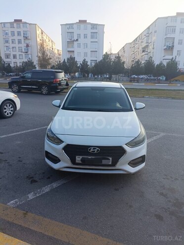 Hyundai Accent-2