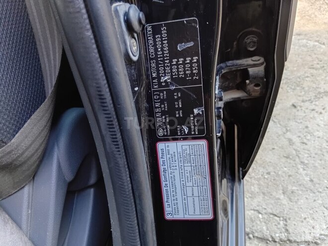 Kia Rio-12