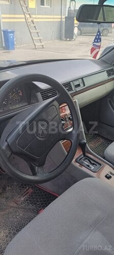 Mercedes E 200-4