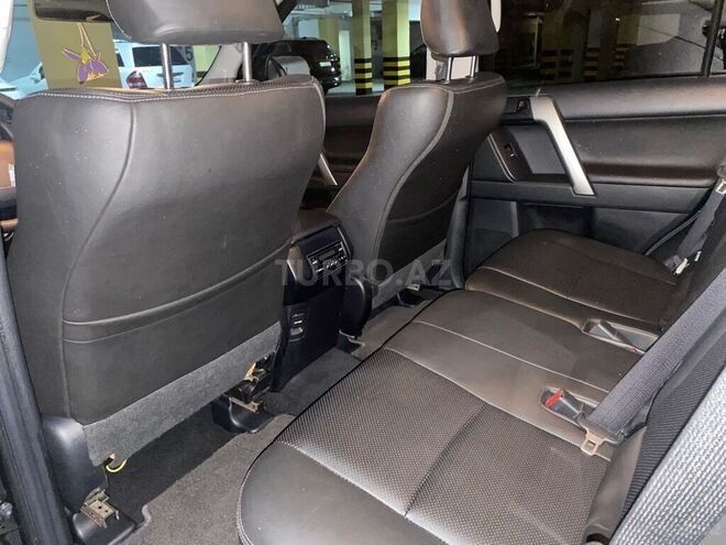 Toyota Land Cruiser Prado-6
