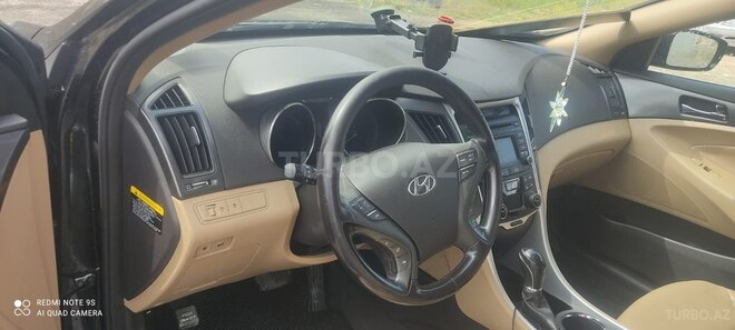 Hyundai Sonata-5