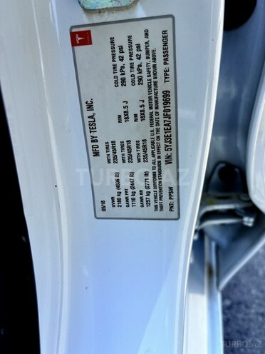 Tesla Model 3-15