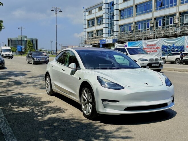 Tesla Model 3-2