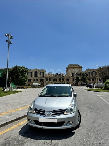 Nissan Tiida-11