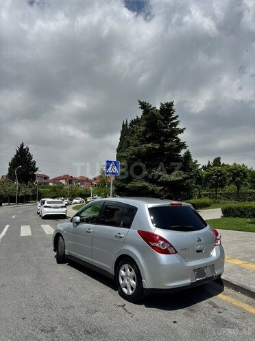 Nissan Tiida-16