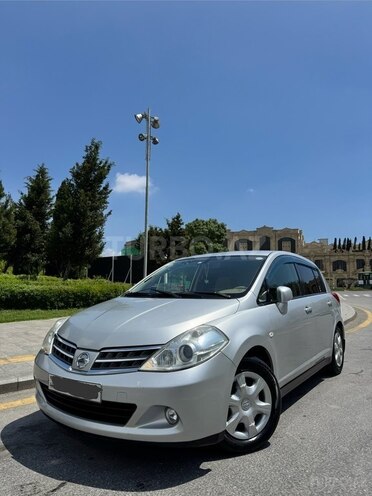 Nissan Tiida-1
