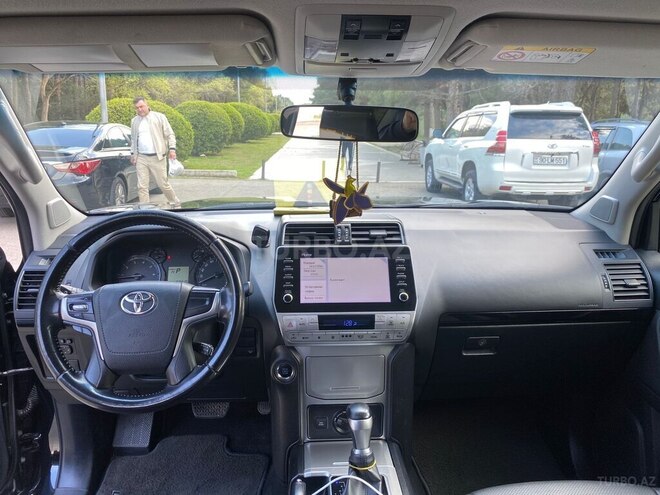 Toyota Land Cruiser Prado-10