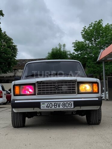 LADA (VAZ) 2107-1