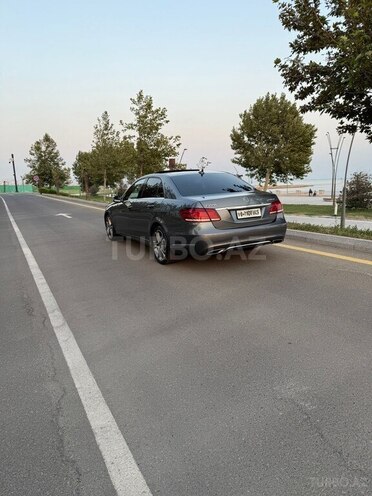 Mercedes E 220-2