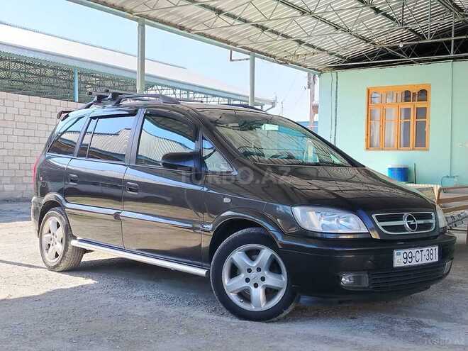 Opel Zafira-1