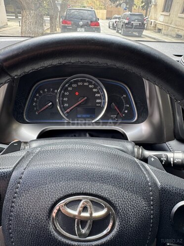 Toyota RAV4-6