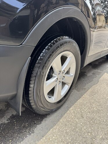 Toyota RAV4-10