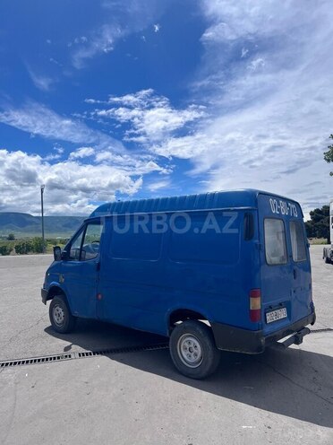 Ford Transit-3
