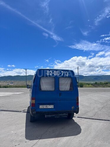 Ford Transit-4