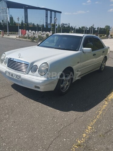 Mercedes E 200-9