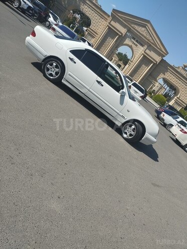 Mercedes E 200-6