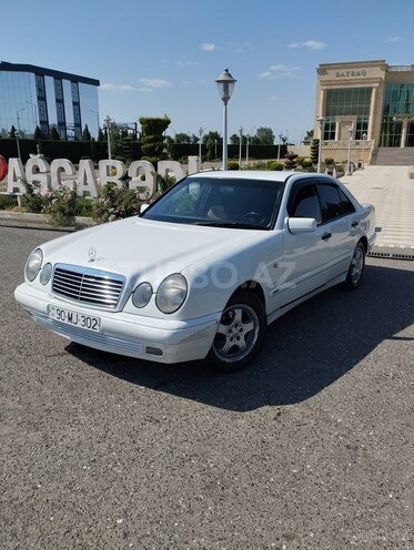 Mercedes E 200-3