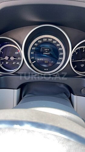 Mercedes E 220-10
