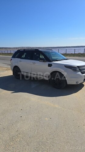 Ford Explorer-13