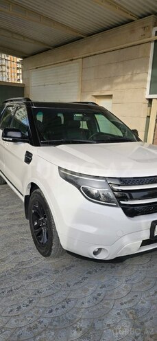 Ford Explorer-18