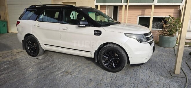 Ford Explorer-16