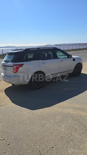 Ford Explorer-14