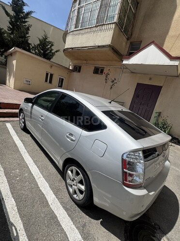 Toyota Prius-4