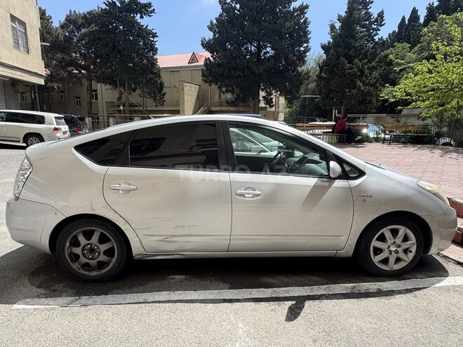 Toyota Prius-3