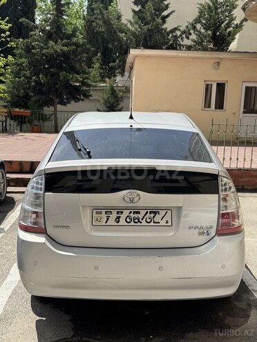 Toyota Prius-2
