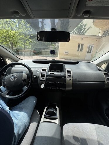 Toyota Prius-5