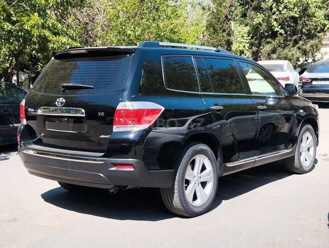 Toyota Highlander-4