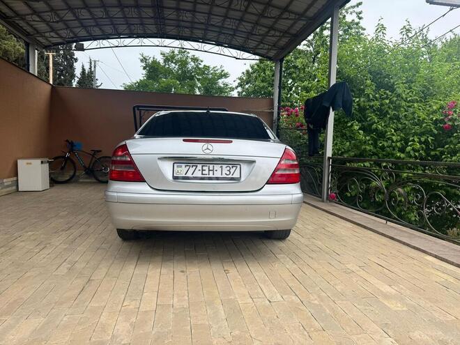 Mercedes E 220-5