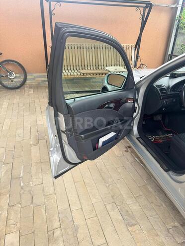 Mercedes E 220-12
