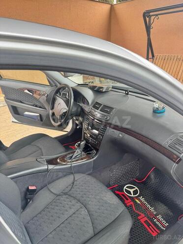 Mercedes E 220-13