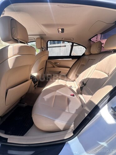 BMW 528-9