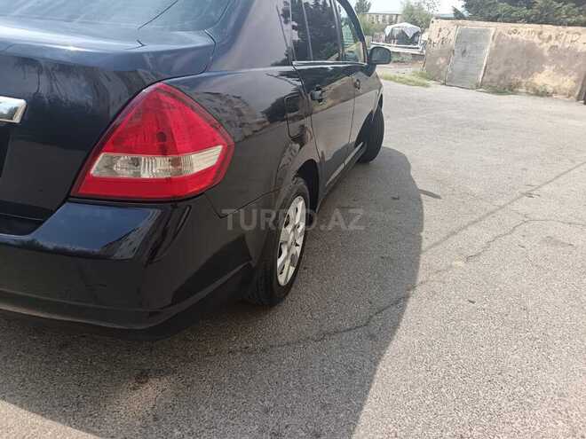 Nissan Tiida-4